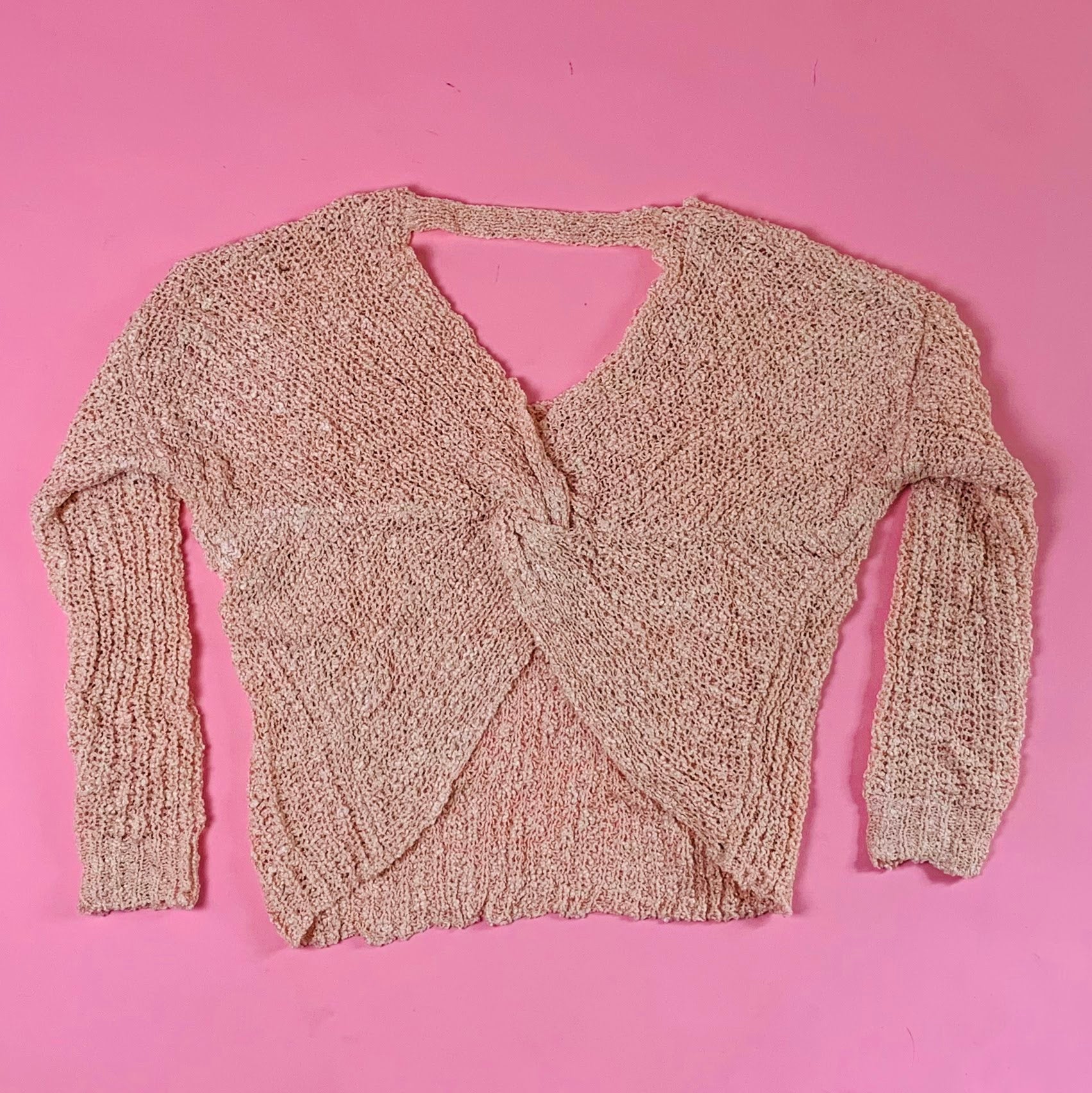 9414we lovetree peach twist back knit sweater