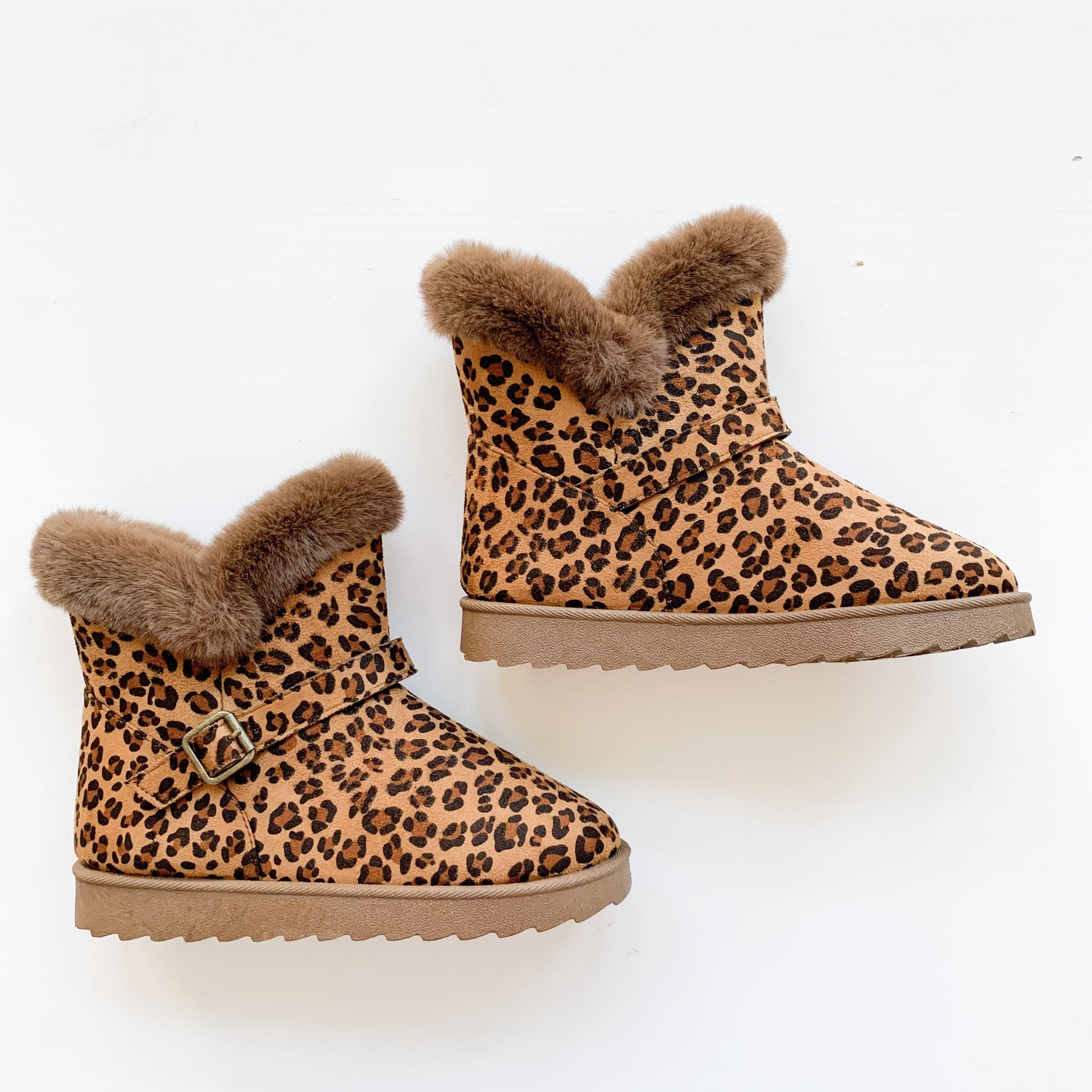 j. mark warm-71 leopard print short faux fur boots